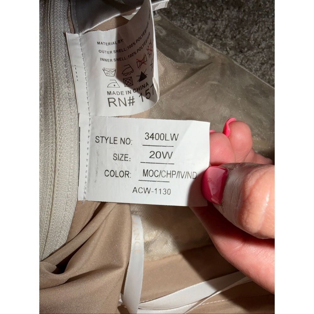 ALLURE 3400LW Size 20W Wedding Dress - Picture 15 of 16